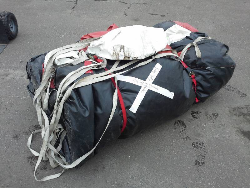 lot 20 image: Puppy Belly Bounce Inflatable
