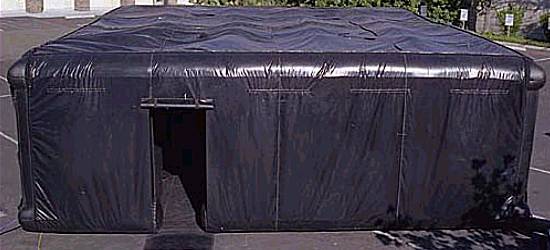 lot 46 image: Maze  Haunted House (2 pieces)