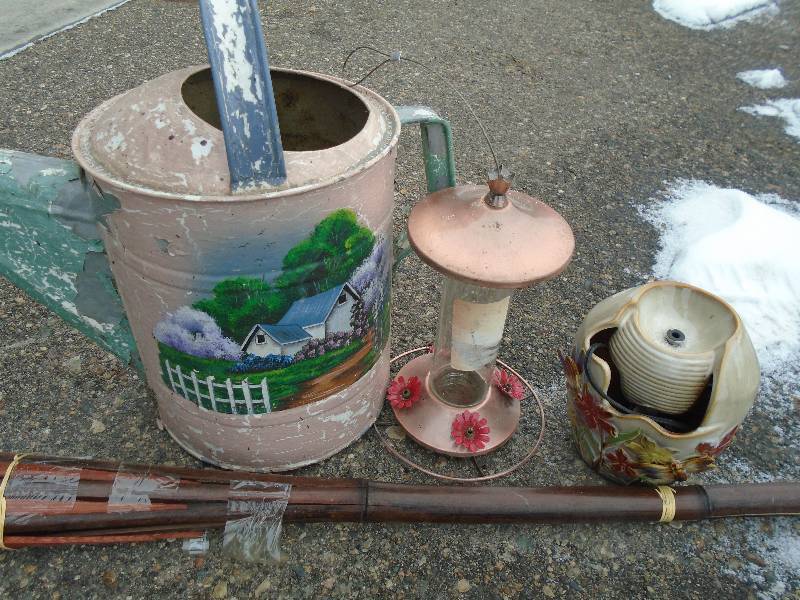 lot 34 image: Lawn and Garden Items