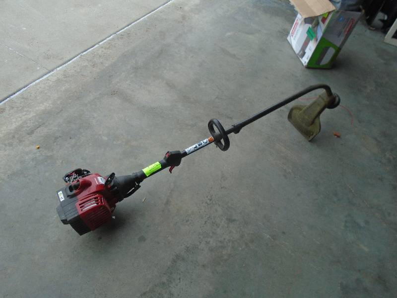 lot 10 image: String Trimmer