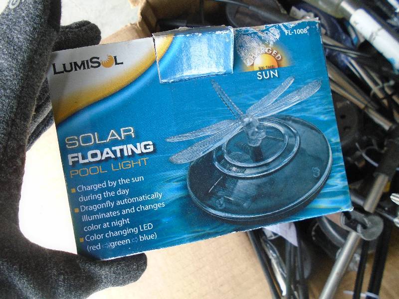 lot 40 image: Solar Lights