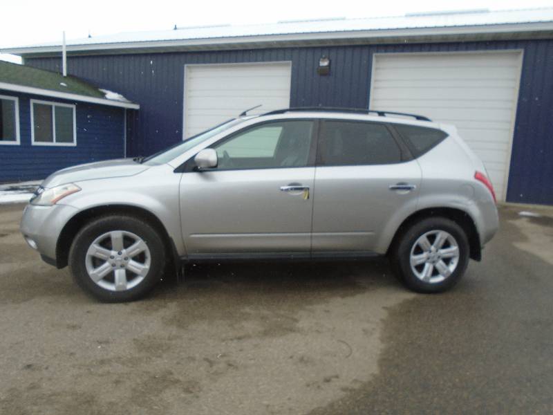 lot 2 image: 2004 Nissan Murano