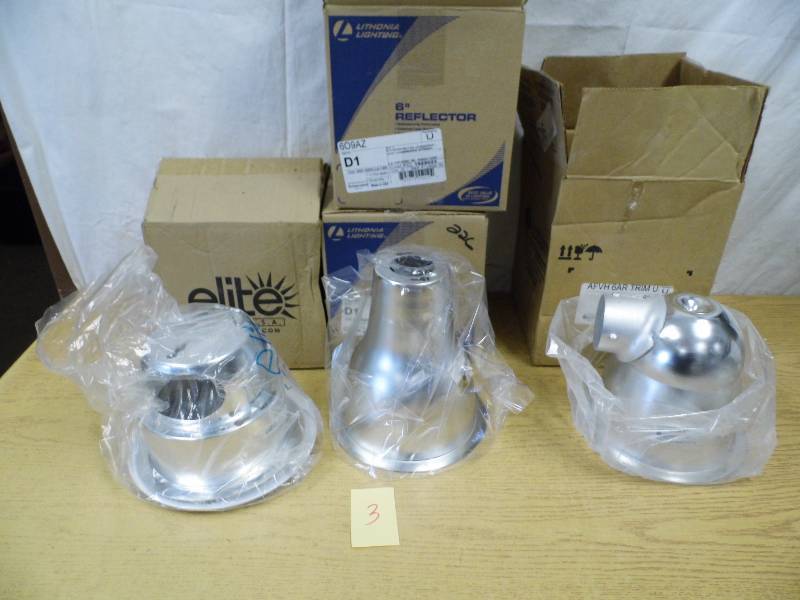 lot 3 image: Lot of 4 Deflectors
