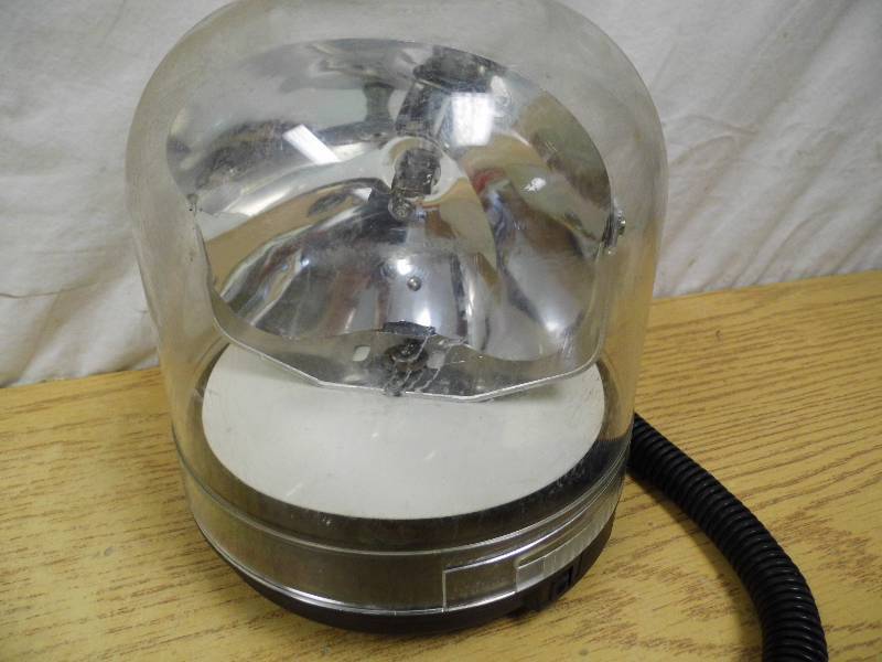 lot 34 image: Spot Light