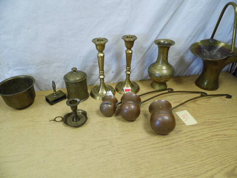 lot 39 image: Brass Dcor