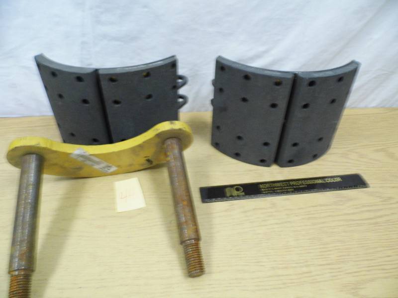 lot 44 image: Brake Parts