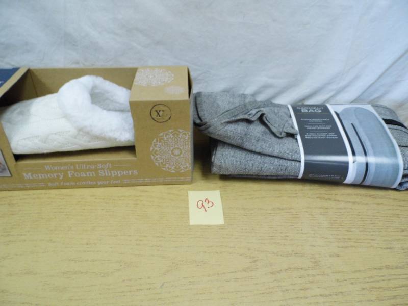 lot 93 image: Garment Bag - XL Slippers