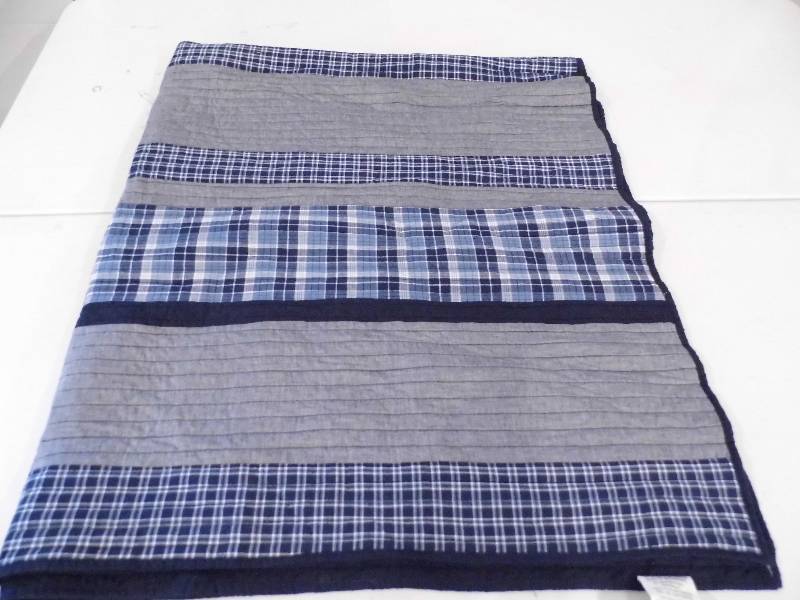 lot 128 image: Natutica Throw