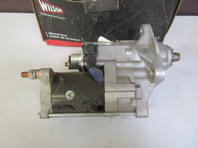 lot 913 image: REBUILT SEMI TRUCK STARTER