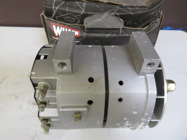 lot 919 image: SEMI-TRUCK ALTERNATOR