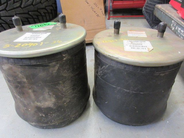 lot 920 image: HENDRICKSON AIR BAGS