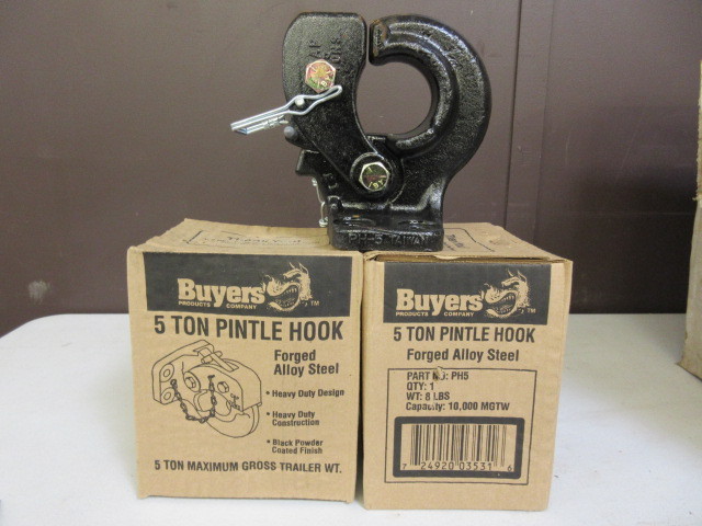 lot 906 image: BOLT ON PINTLE HOOK HITCH