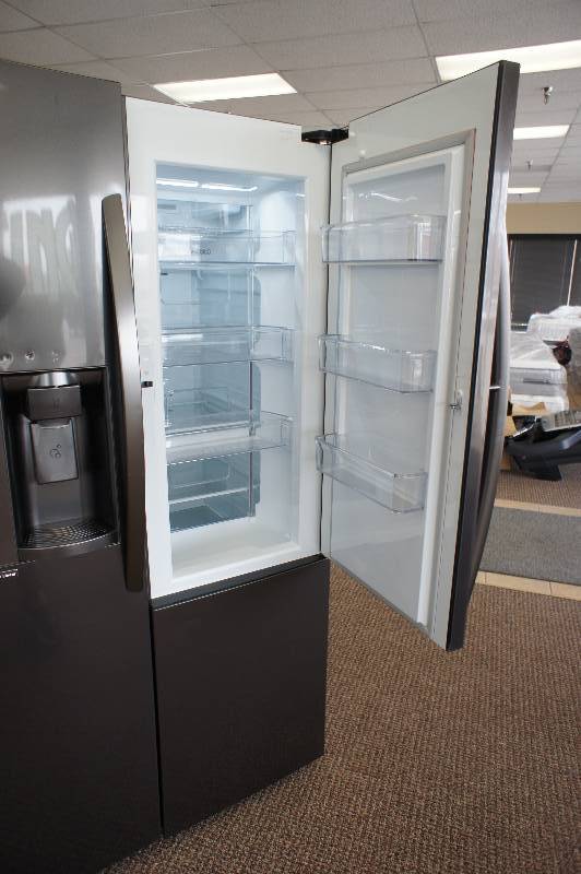 NEW SCRATCH AND DENT LG MODEL (LSXS26366D) SidebySide