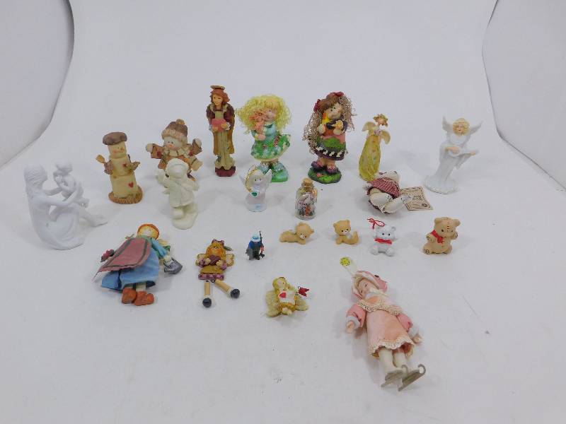 Figurines