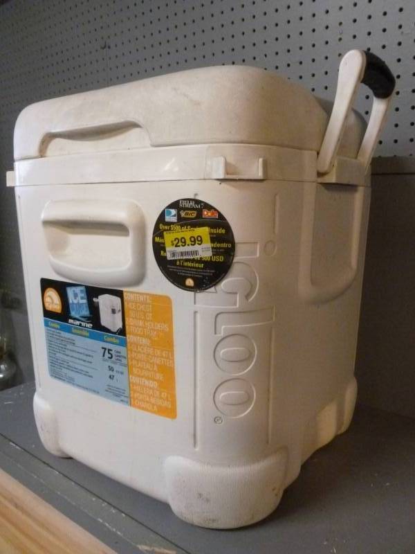 lot 27 image: Igloo Cooler