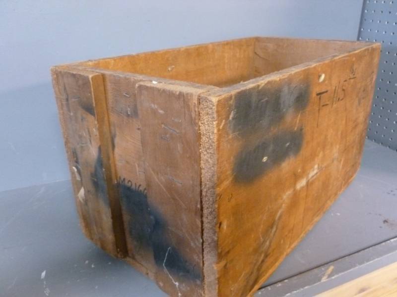 lot 30 image: Vintage Wooden Box