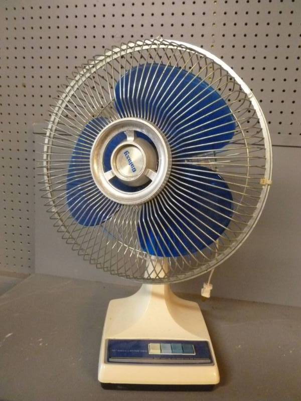 lot 34 image: Fan