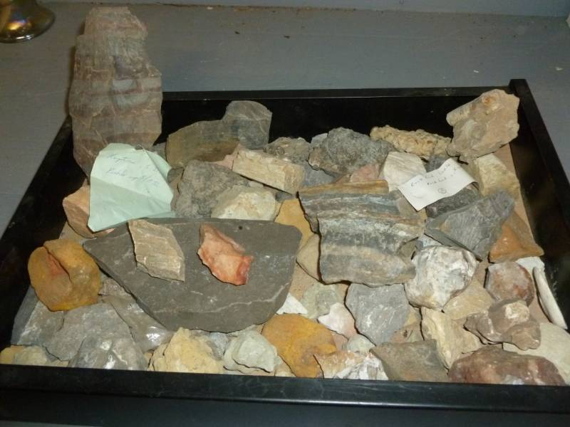 lot 35 image: Collector Rocks