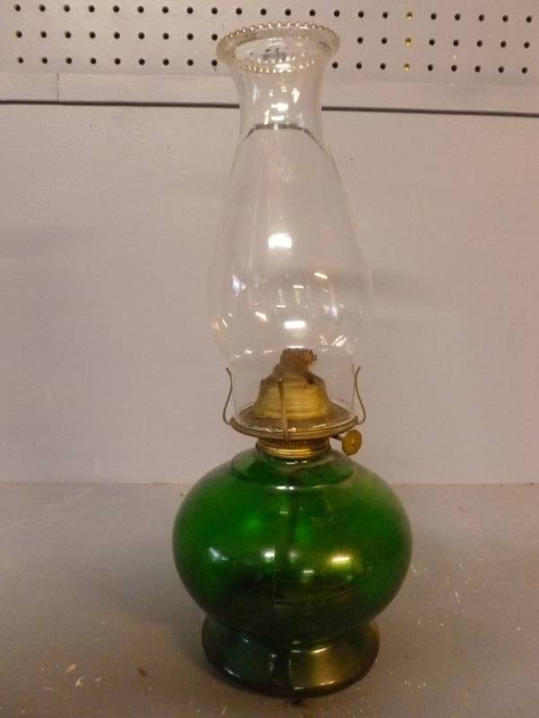 lot 37 image: Vintage Oil Lamp
