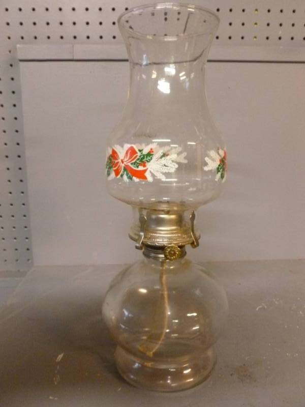 lot 41 image: Oil Lamp