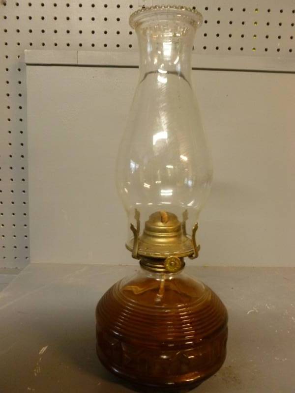 lot 44 image: Oil Lamp