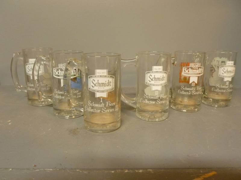lot 48 image: Collectible Schmidt Beer
