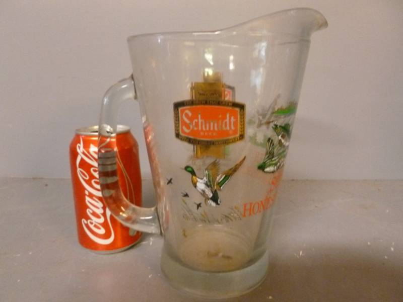 lot 49 image: Collectible Schmidt Beer
