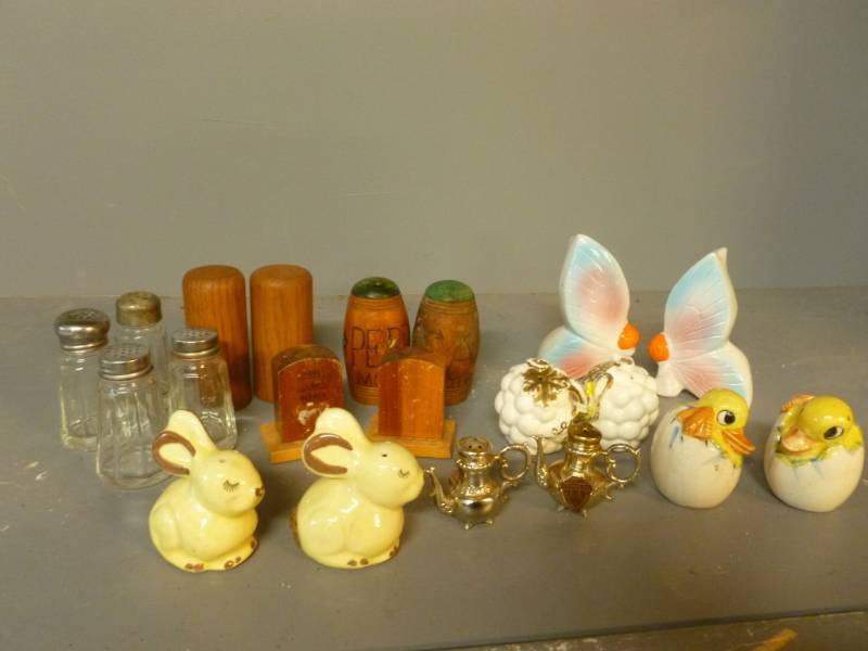 lot 69 image: Collectible