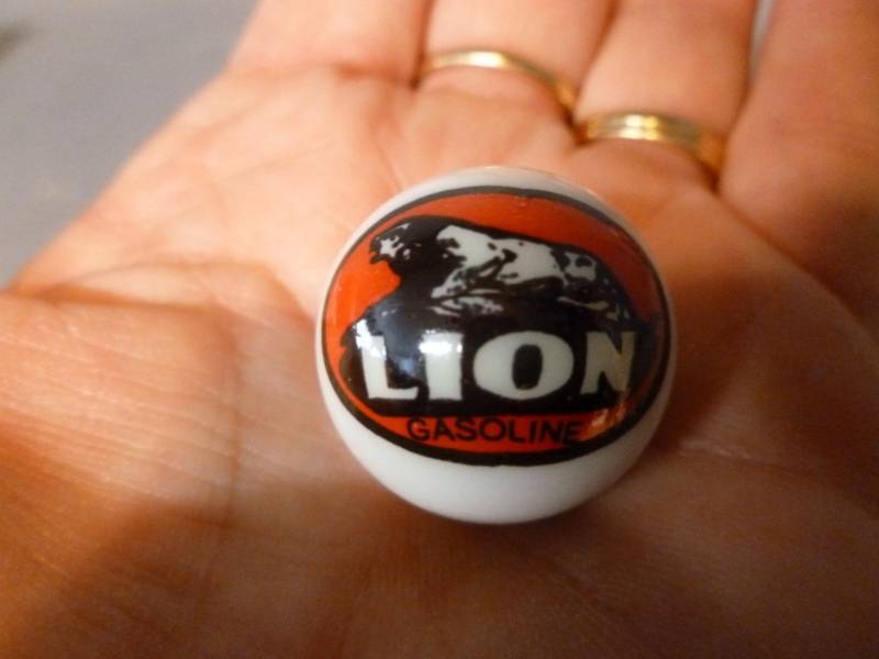 lot 83 image: Logo Marble