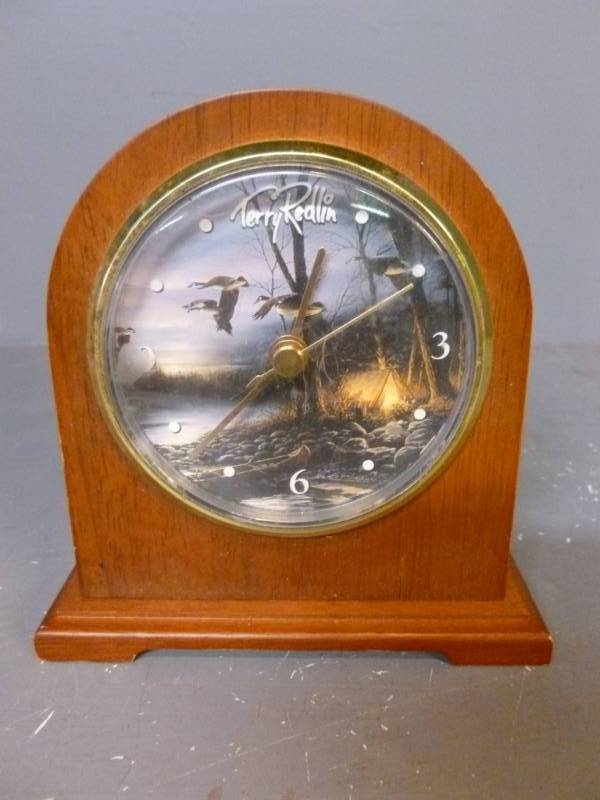 lot 101 image: Terry Redlin Clock