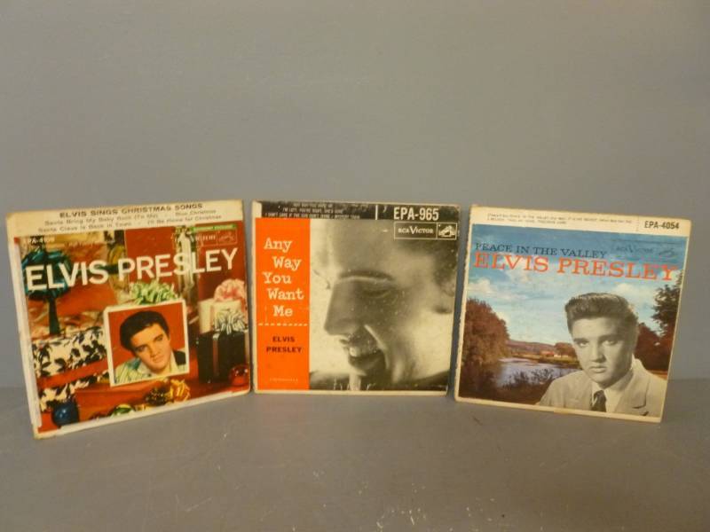 lot 117 image: Vintage Elvis Presley Records