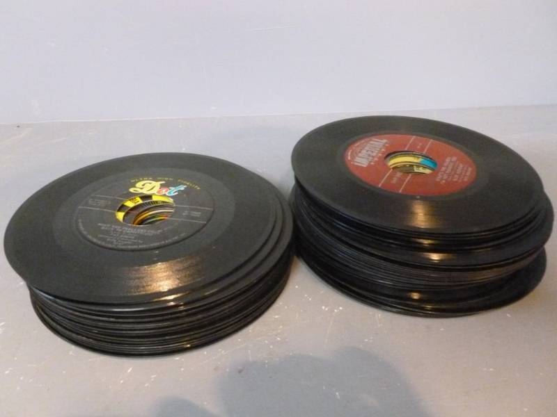 lot 121 image: Collectible 45s Records