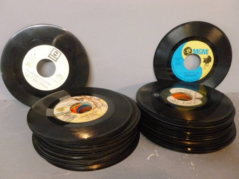 lot 122 image: Collectible 45s Records