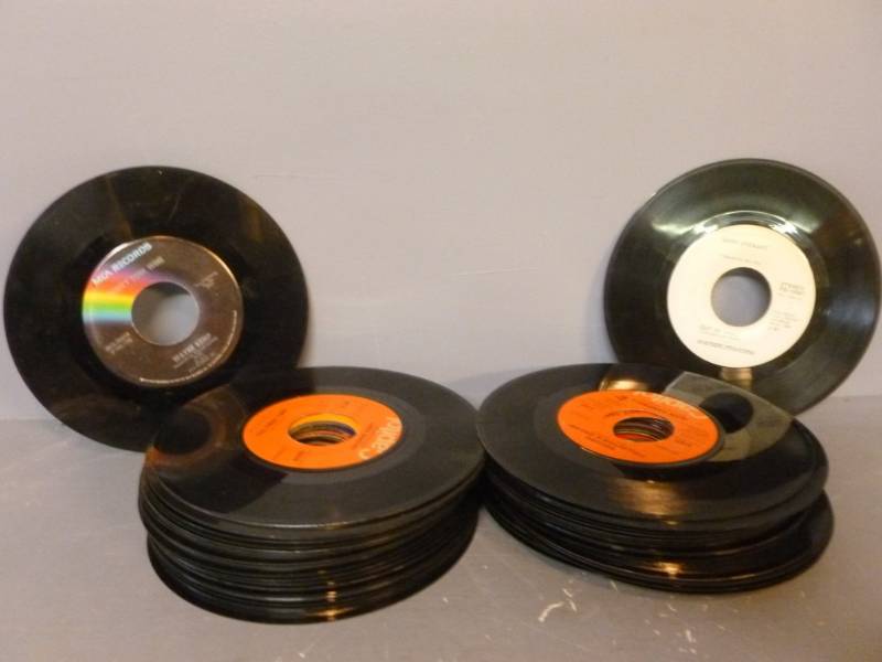 lot 124 image: Collectible 45s Records