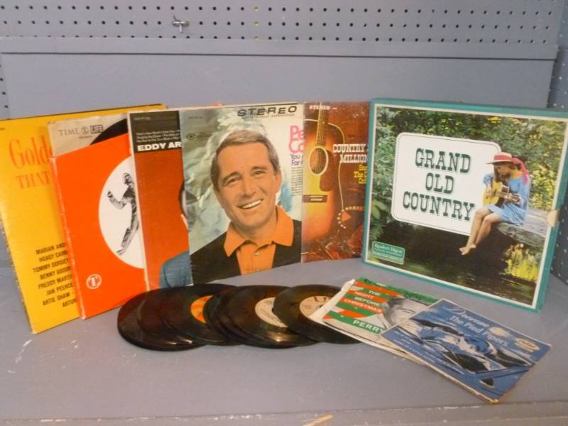 lot 127 image: Collectible 45s Records