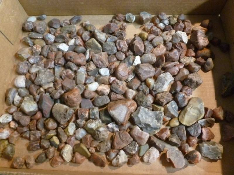 lot 178 image: Collector Rocks