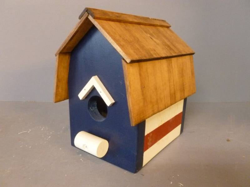 lot 193 image: Bird House