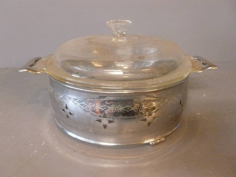 lot 203 image: Vintage Fire King