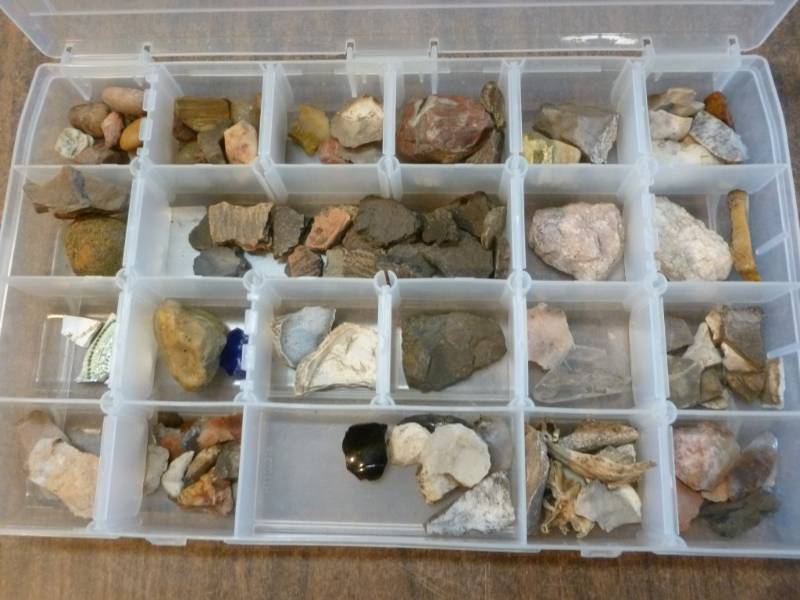 lot 240 image: Collector Rocks