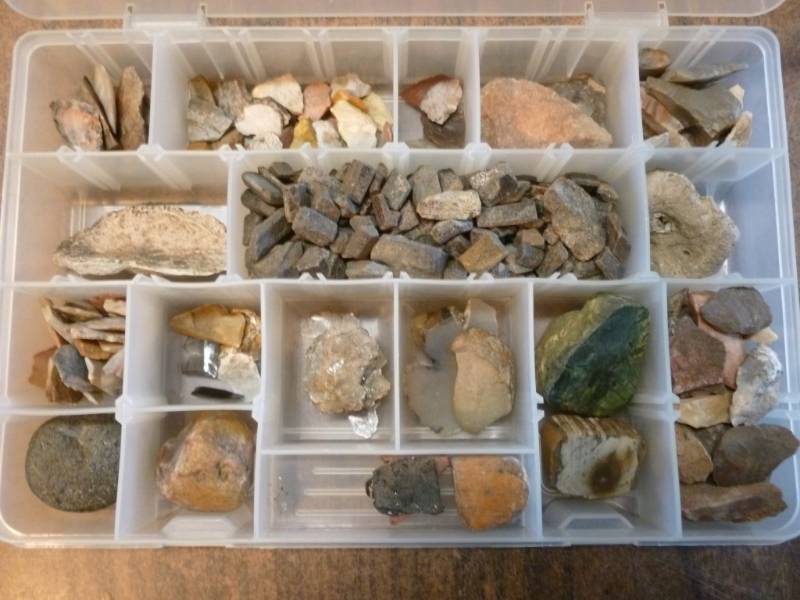 lot 249 image: Collector Rocks