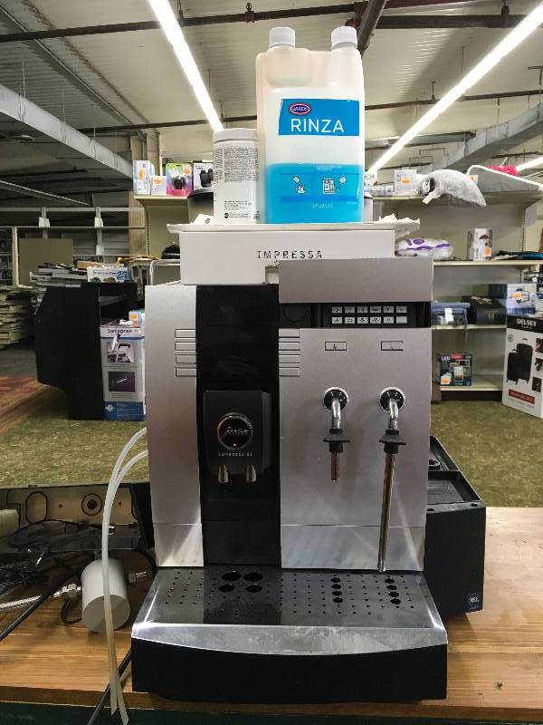 JURA CAPPACINO MACHINE