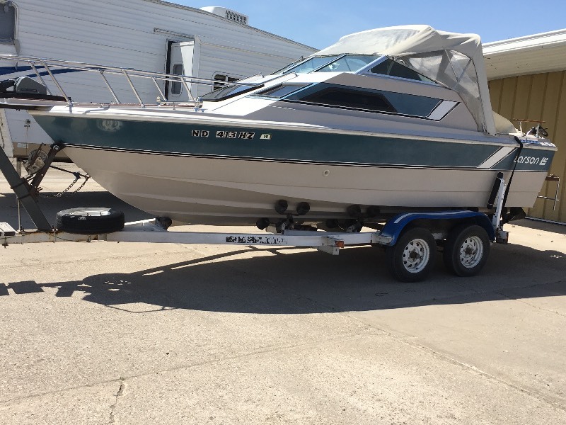 1985 Larson Cuddy Cabin W Mercruiser 170HP