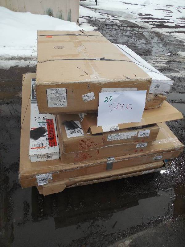 PALLET LOT OF SMALL MERCHANDISE