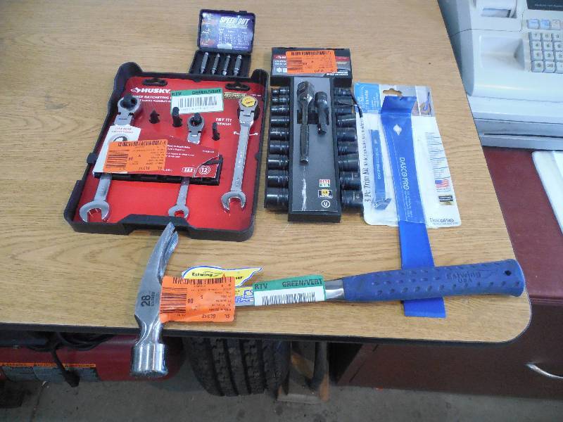 lot 11 image: ASSORTED TOOL LOT