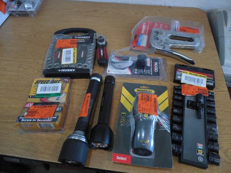 lot 13 image: ASSORTED TOOL LOT