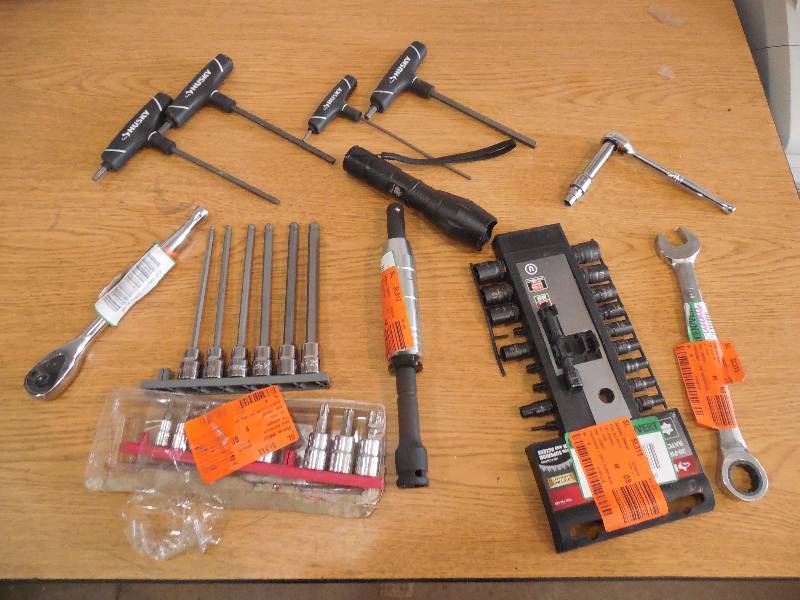 lot 15 image: ASSORTED TOOL LOT