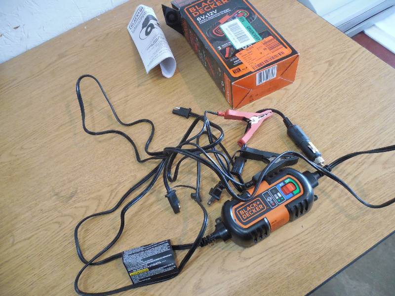 lot 18 image: BLACKDECKER 120-Volt Battery Maintainer