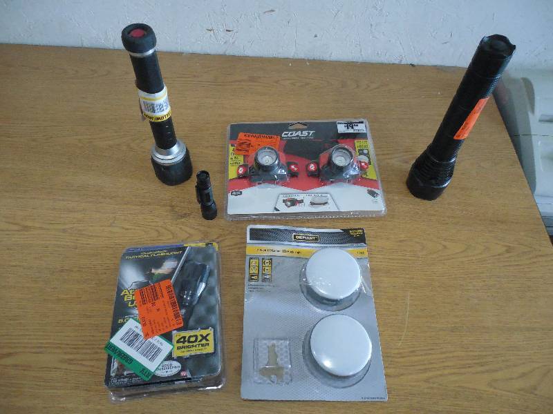 lot 37 image: ASSORTED FLASHLIGHT LOT