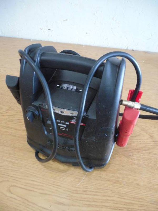 lot 42 image: Schumacher Battery Extender 12-Volt, 750 Amp Battery Jump Starter