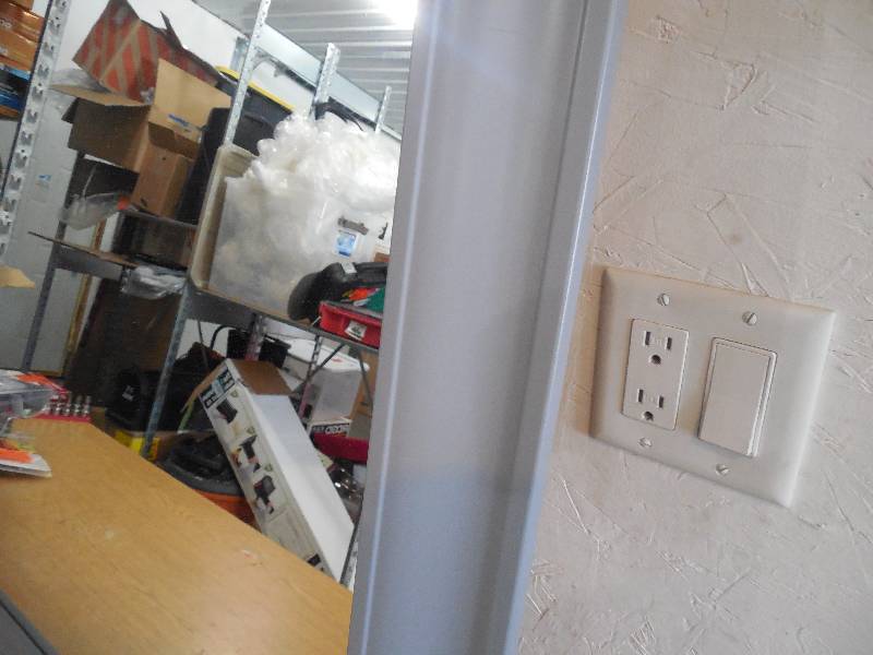 lot 60 image: BRAND NEW 30X42 FRAMED MIRROR ( GRAY )